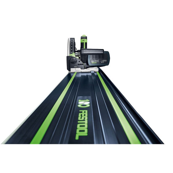 Festool Tauchsäge auf einer Führungsschiene.