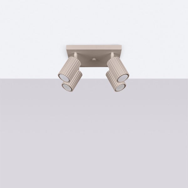 Deckenleuchte mit vier Strahlern