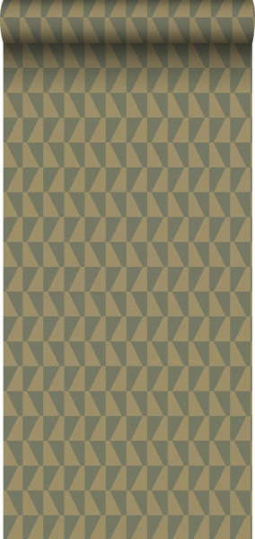 Wohnzimmer mit Sofa, Tisch und Tapete mit geometrischem Muster