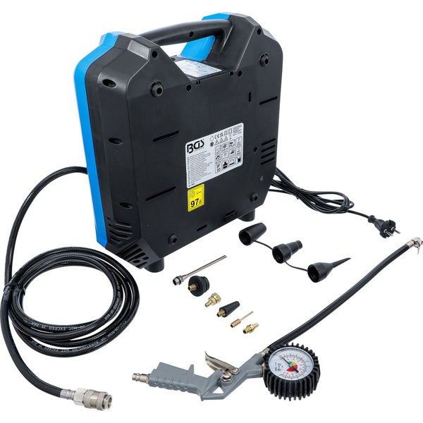 Tragbares Druckluft-Kompressor-Set von BGS technic mit Reifenfüllmesser, Manometer, Luftschlauch und verschiedenen Adapter-Düsen.