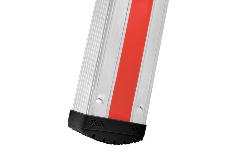 Detailansicht einer Aluminiumleiter mit Gummifuß