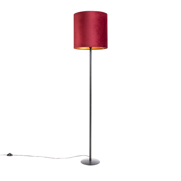 Stehlampe mit Lampenschirm und Metallfuß
