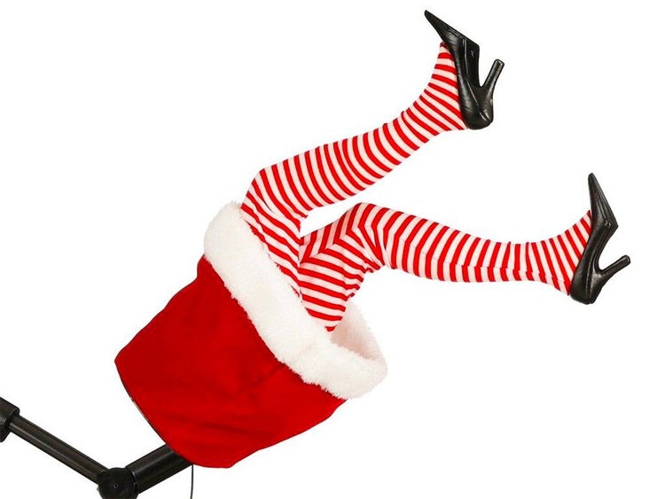 Weihnachtsdekoration Elfenbeine mit gestreiften Strumpfhosen und Schuhen für Weihnachtsbaum oder Kamin