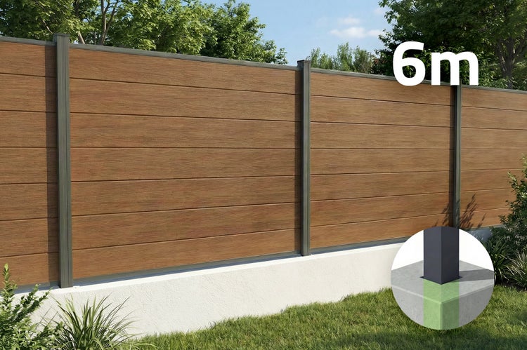 Sichtschutzzaun in Holzoptik mit dunklen Metallpfosten auf Betonfundament in hellem Garten, Länge 6 Meter, Detailansicht der Pfostenbefestigung.