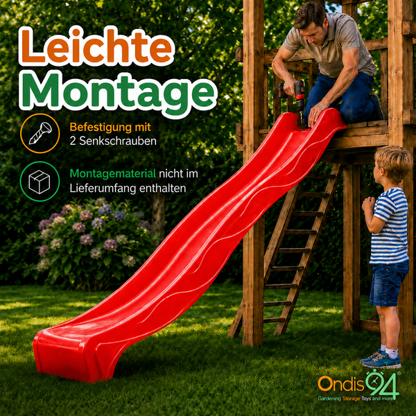 Ein Mann montiert eine rote Rutsche mit zwei Senkschrauben an einem hölzernen Spielturm im Garten. Ondis24 Logo. Einfache Montage.