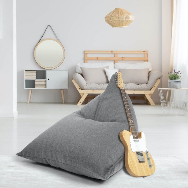 Zwei graue Sitzsäcke