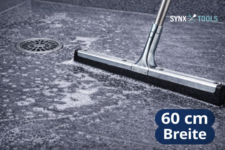 Synx Tools Bodenabzieher 60 cm Breite im Einsatz auf gefliester Duschfläche