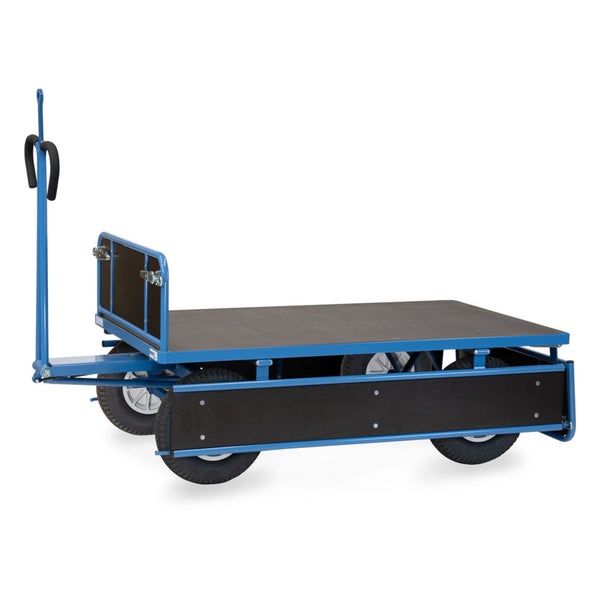 Handwagen mit blauem Stahlrahmen, hölzerner Ladefläche, Bordwänden und vier Luftreifen.