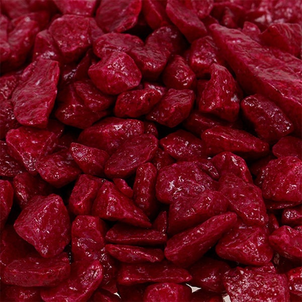 Rote Dekosteine in unregelmäßiger Form mit glänzender Oberfläche, geeignet für Garten- und Innendekoration.