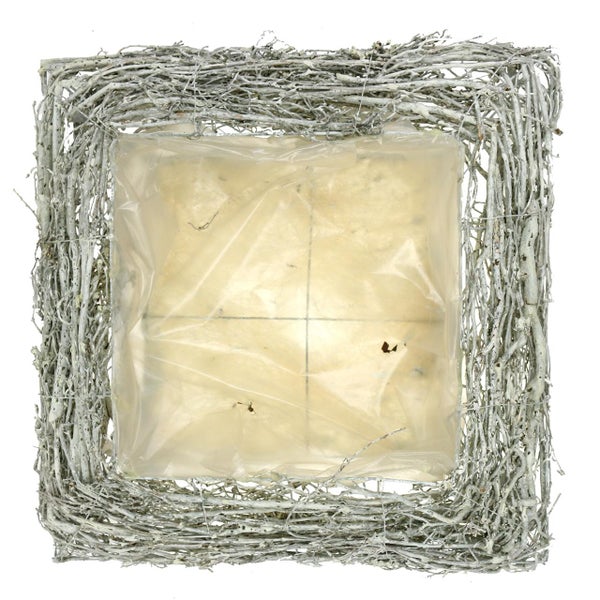 Quadratischer Pflanzkorb aus Ästen