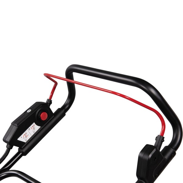 Griff und Bedienelemente eines Rasenmähers