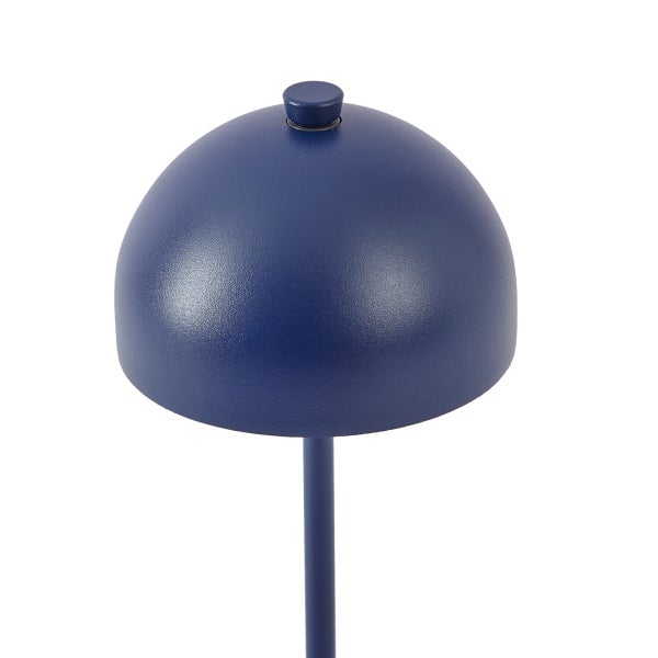Blaue Tischlampe in Kuppelform mit schlankem Standfuß und kleinem Knopf oben.