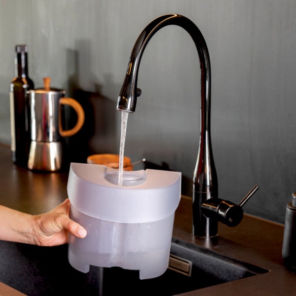 Collage von Möbeln und Dekorationen in verschiedenen Räumen