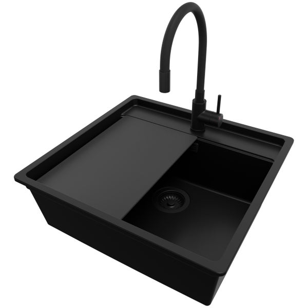 Spüle mit Abtropffläche und Wasserhahn