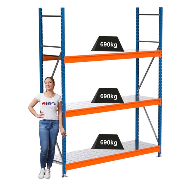 Regal mit drei Ebenen und einer Traglast von 690 Kilogramm pro Ebene.
