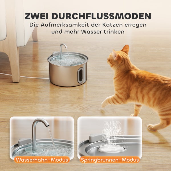 Edelstahl-Trinkbrunnen für Katzen mit zwei Modi: Wasserhahn und Springbrunnen, neben einer Katze auf Holzboden.