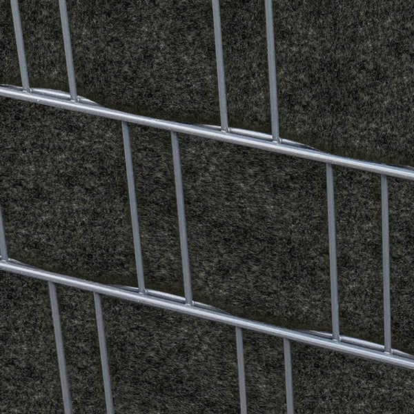 Gabionenwand mit Steinfüllung und Drahtgitter