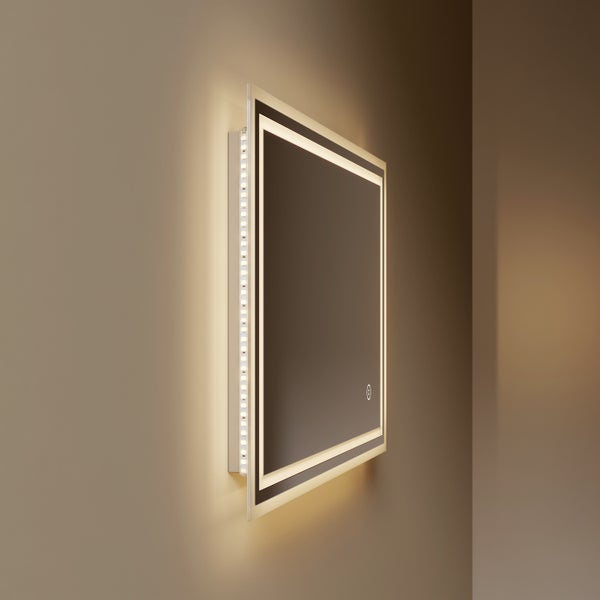 Quadratischer Badezimmerspiegel mit LED-Beleuchtung, Seitenansicht mit sichtbarem LED-Streifen und beleuchtetem Rahmen.