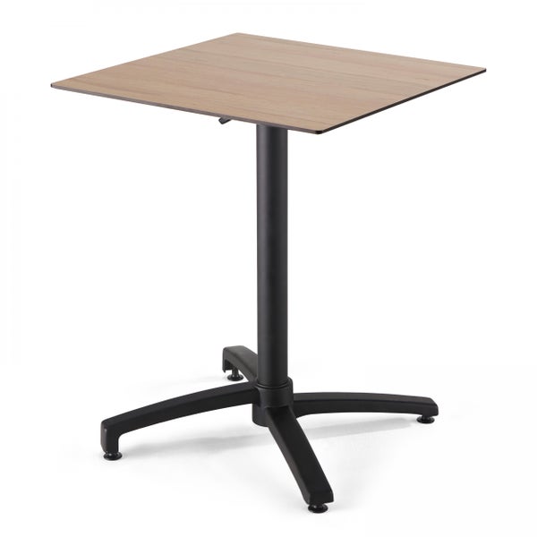 Quadratischer Bistrotisch mit Tischplatte in Holzoptik und schwarzem Metallfußkreuz.