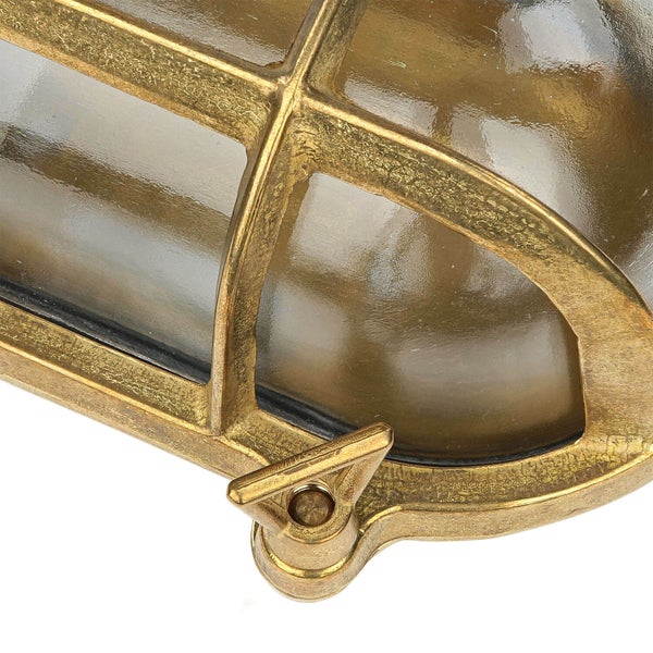 Detailansicht einer Schiffslampe