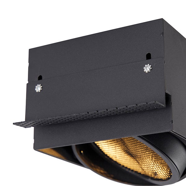 Schwarzer quadratischer Einbaustrahler aus Metall mit Wabenraster und sichtbaren Befestigungsschrauben.