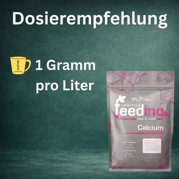 Dosierempfehlung: Ein Gramm pro Liter mit Messbecher und Verpackung Additive Feeding Calcium.