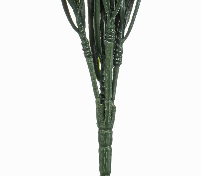 Detailaufnahme der grünen Kunststoffstiele einer künstlichen Pflanze.