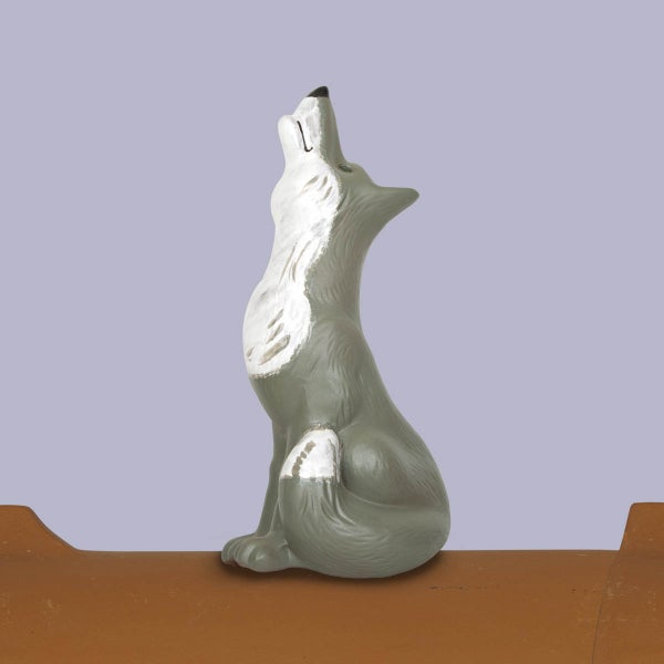 Heulende Wolf-Figur für das Dach, aus Keramik, sitzend.
