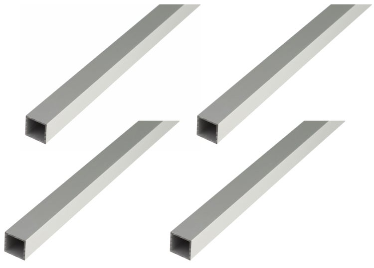 Vier Aluminium Vierkantrohre in gerader Ausführung