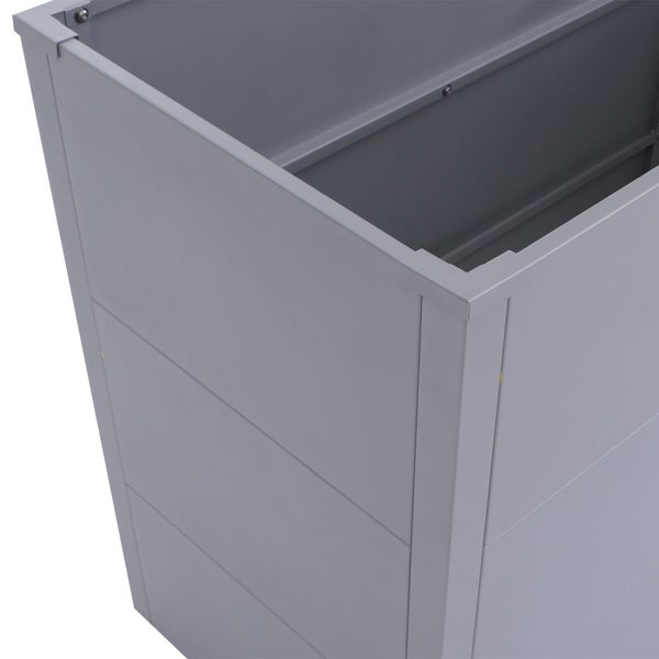 Hochbeet aus Metall in Grau, rechteckige Form.