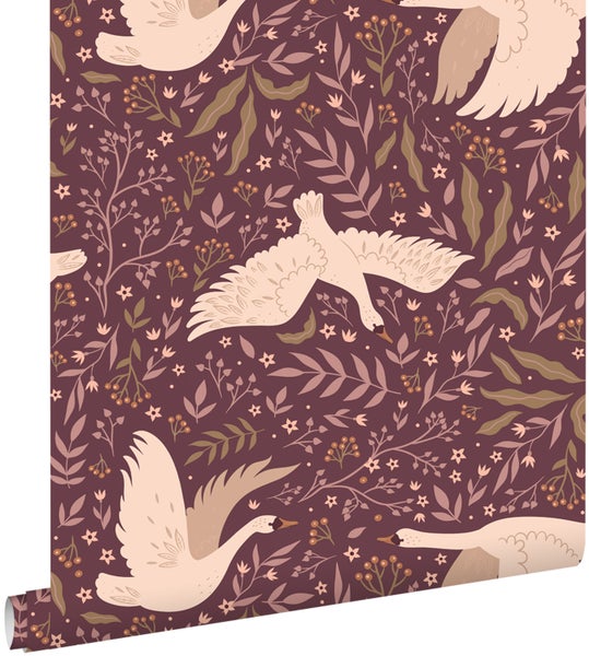 Tapetenrolle mit einem Muster aus Schwänen und floralen Elementen.