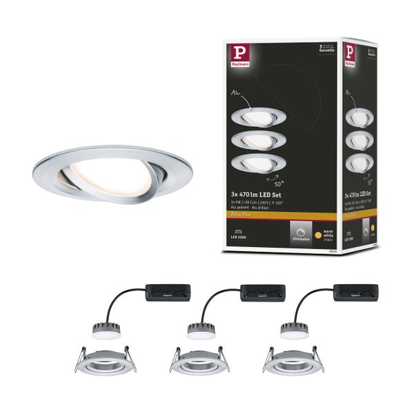 LED Streifen mit Kabelanschluss präsentiert in einem modernen Barbereich mit Barhockern, Tischen und stimmungsvoller Beleuchtung.
