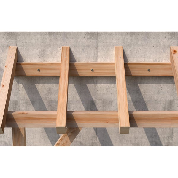 Holzunterkonstruktion an einer Betonwand befestigt