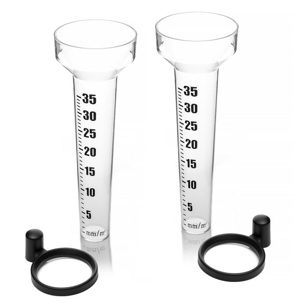 Zwei transparente Regenmesser aus Kunststoff mit Halterung