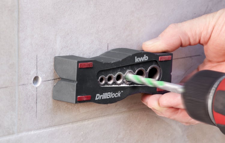 kwb Bohrhilfe / Bohrlehre Ø 44899 mm DrillBlock für rechtwinklige / gerade u. präzise Bohrungen auf Oberflächen, Rundmaterialien und Kanten inkl. Grip-Points