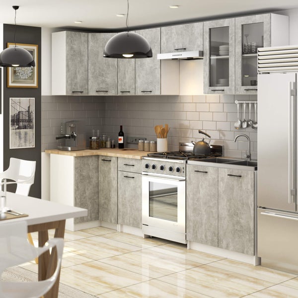 Küchenszene mit Küchenschränken, Herd, Spüle und Essbereich in einem hellen, organisierten Raum.