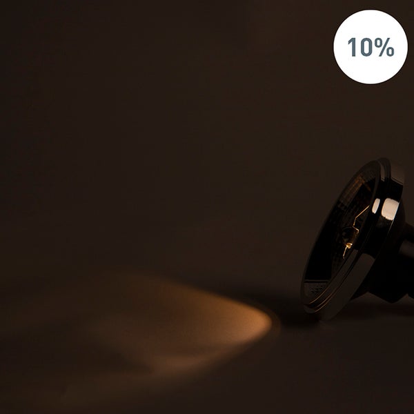 LED-Reflektorlampe gedimmt auf 10 Prozent Helligkeit.