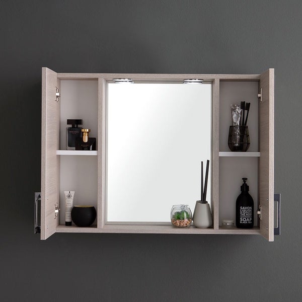 Dreiteiliger Badezimmer-Spiegelschrank in Holzoptik mit integrierter LED-Beleuchtung und seitlichen Ablagefächern hinter zwei geöffneten Türen.