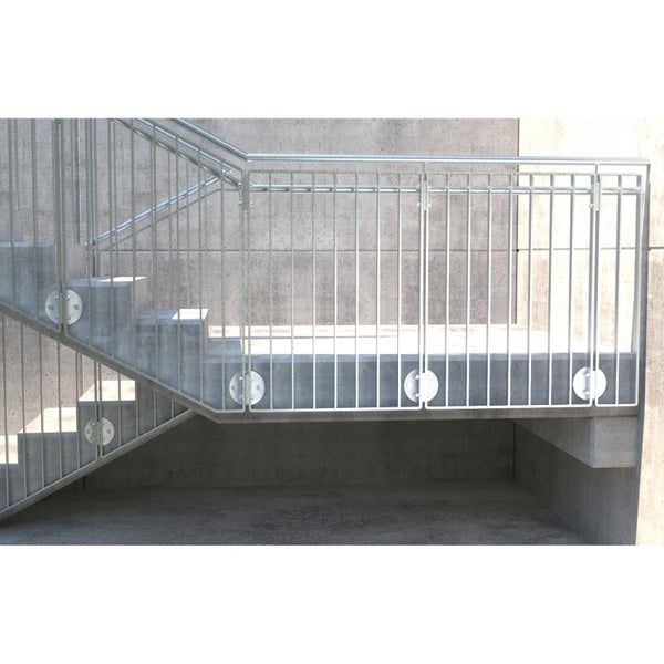 Treppe mit Geländer aus Metall