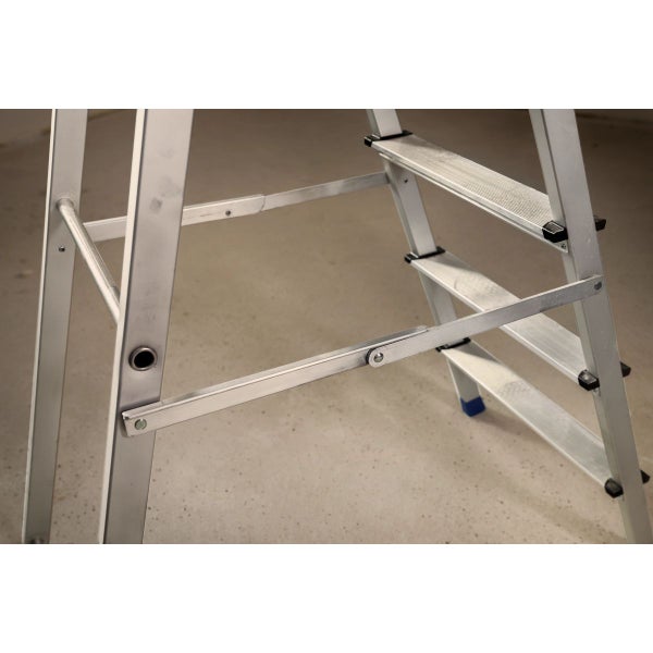 Detailansicht einer Aluminium-Stufenleiter