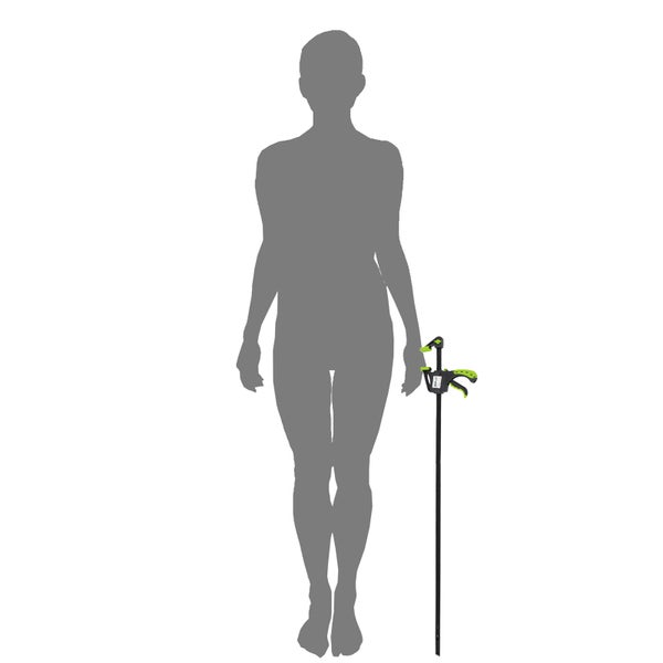 Stabzwinge neben einer Person