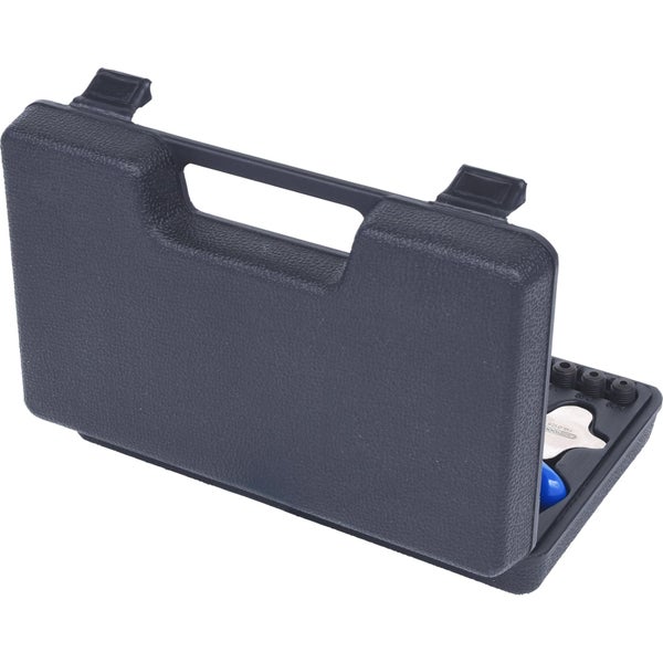 Werkzeugsatz im geöffneten Kunststoffkoffer