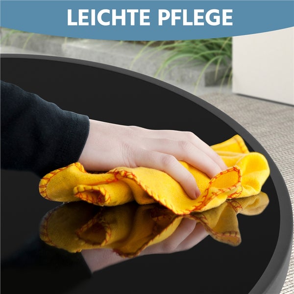 Hand wischt über eine glänzende Tischoberfläche, Hinweis auf leichte Pflege.