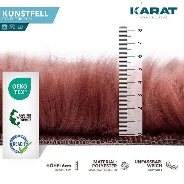 Kunstfell aus Polyester, Florhöhe 6 Zentimeter, OEKO-TEX zertifiziert, REACH-konform, Leather Working Group, Karat Home und Living Logo.