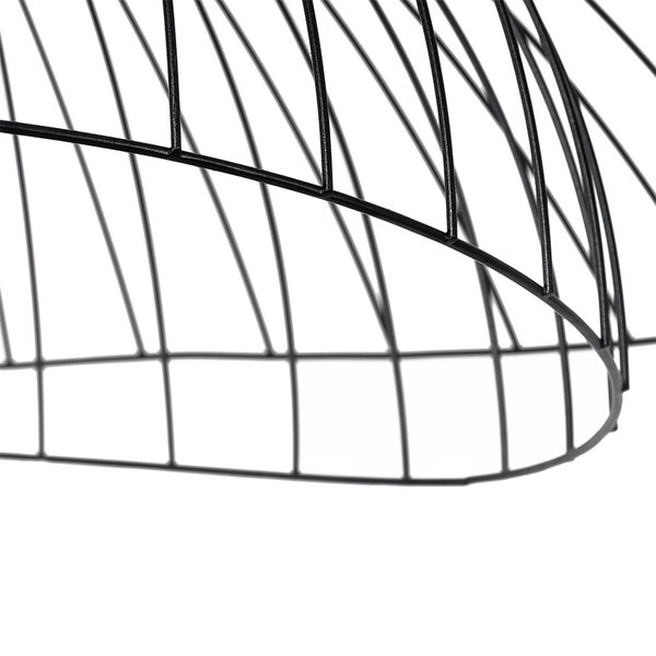 Detailaufnahme eines Lampenschirms aus Metalldraht