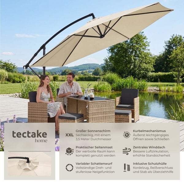 tectake home Logo. Ampelschirm, 3,5 Meter Durchmesser, Seitenmast, Kurbel, Winddach und Schutzhülle über Gartenmöbeln auf einer Terrasse am Teich.