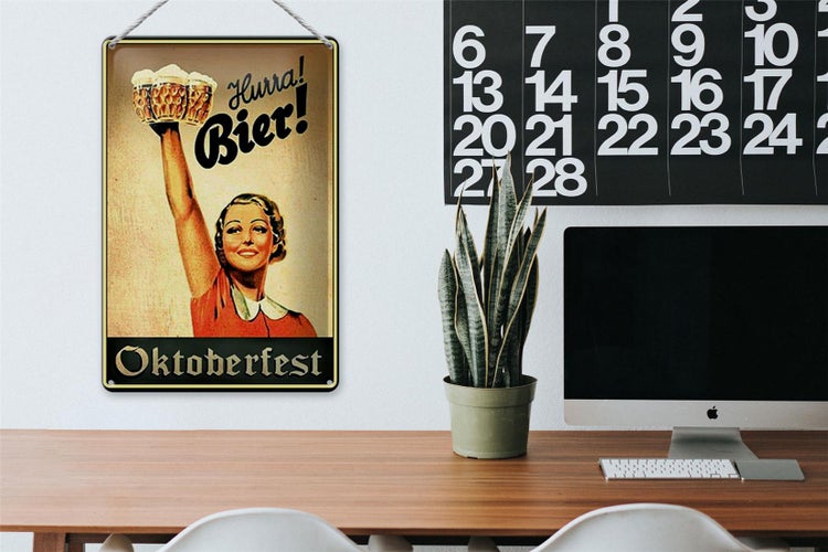Blechschild Spruch 20x30cm Oktoberfest Hurra Frau mit Bier