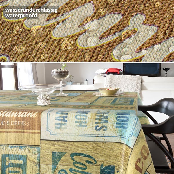 Wasserundurchlässige Tischdecke mit Vintage-Muster in Holzoptik, Detailansicht von Wassertropfen und Szene in einem hellen, aufgeräumten Wohnzimmer.