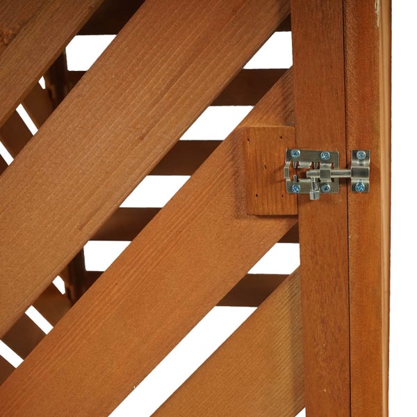 Detailansicht eines Holzzaunfeldes mit Verschlussriegel