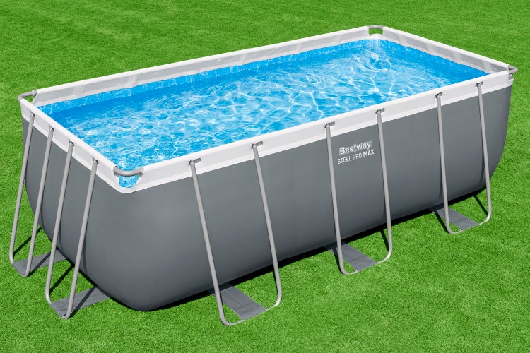 Bestway Steel Pro Max Aufstellpool, rechteckig, grau, mit Stahlrahmen auf einer Rasenfläche.